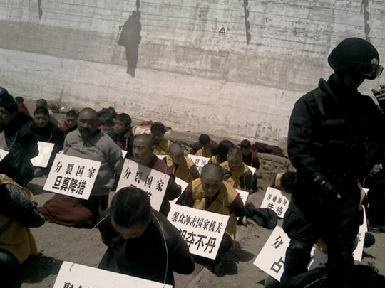 Lhasa-Monks
