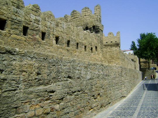 Walls-of-the-Old-City-of-Baku
