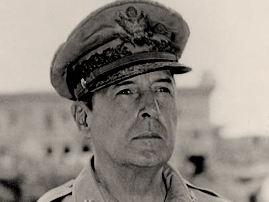 Douglas-MacArthur