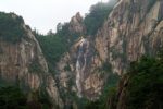 Seoraksan_National_Park_big_waterfall