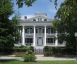 719px-Bellamy_Mansion_Wilmington_NC_front_02