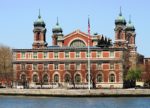 800px-USA-NYC-Ellis_Island_crop