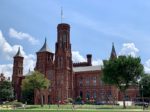 Smithsonian_Castle_-_Washington_D.C